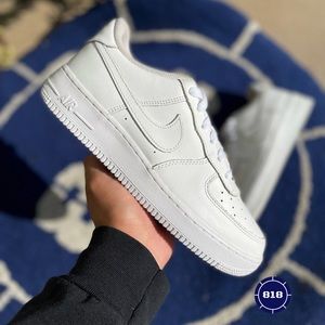 Nike Air Force 1 07 Grade school Size 7Y / 8.5W Pre Owned 314192-117